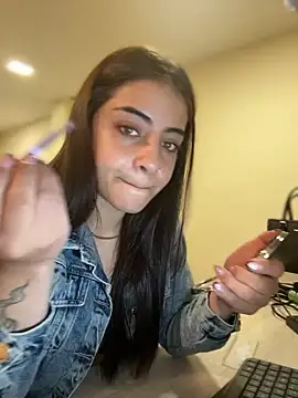 Snapshot of Hanna_Cruz_ chatting on July 21, 3:58 pm Hanna Cruz online show from July 21, 3:58 pm