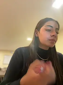 Snapshot of Hanna_Cruz_ chatting on July 28, 4:39 pm Hanna Cruz online show from July 28, 4:39 pm