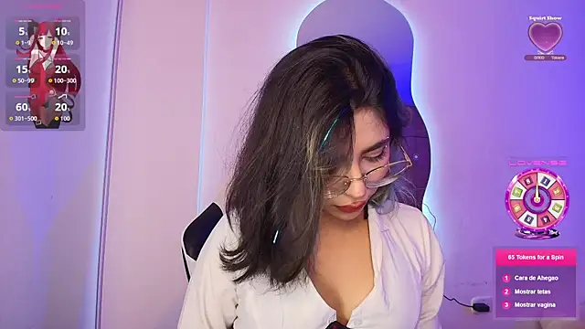 Snapshot of Alejaa_storm chatting on June 13, 2:15 pm Alejaa storm online show from June 13, 2:15 pm