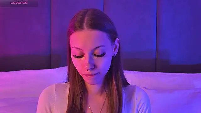 Snapshot of JulyOwens chatting on June 12, 6:23 am JulyOwens online show from June 12, 6:23 am