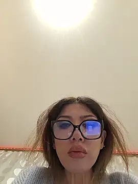 JessicaNichols  online show from June 14, 12:07 pm