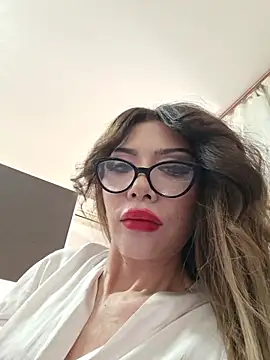JessicaNichols  online show from June 22, 9:39 am