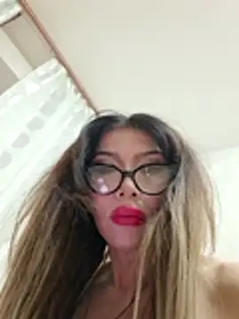 JessicaNichols  online show from June 27, 11:37 am