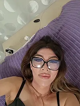JessicaNichols  online show from July 3, 3:51 pm