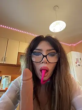 JessicaNichols  online show from July 10, 11:46 am