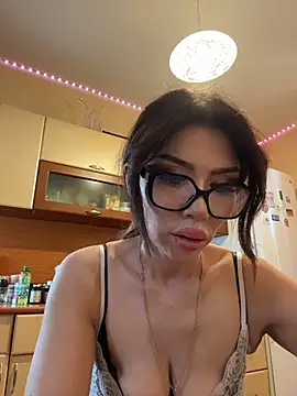JessicaNichols  online show from July 13, 4:54 pm