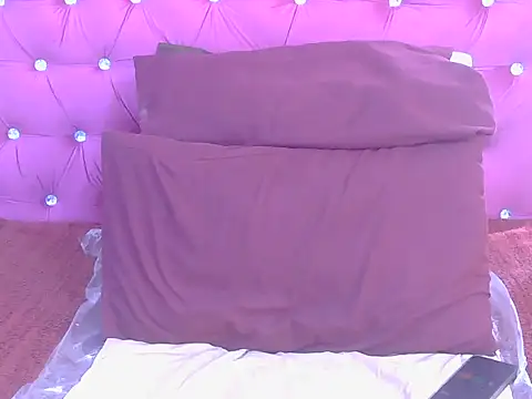 WILD KITTYxXx online show from June 1, 10:39 am