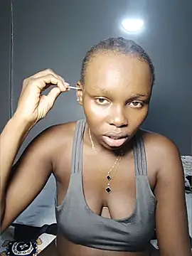 Snapshot of Sexymaurine chatting on June 7, 7:56 am Sexymaurine online show from June 7, 7:56 am