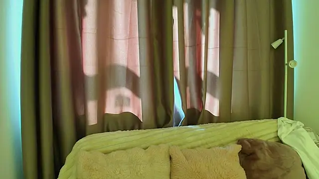 Snapshot of silver_grl chatting on June 2, 1:40 am silver grl online show from June 2, 1:40 am