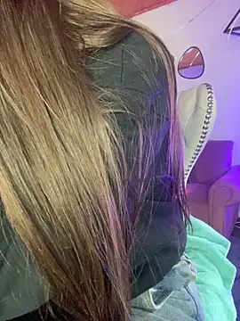Snapshot of Angela_pink18 chatting on June 5, 8:58 pm Angela pink18 online show from June 5, 8:58 pm