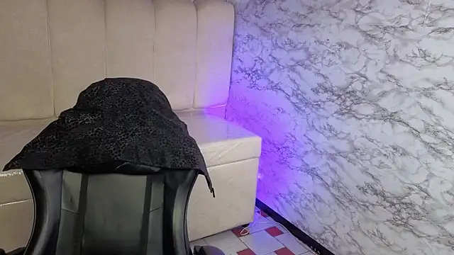 Adarasuri v online show from June 14, 3:08 am