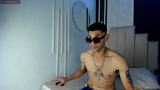 Stormandloganxx online show from July 23, 1:31 pm