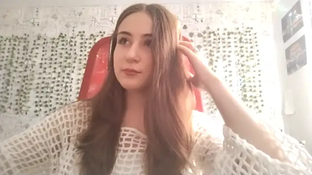 Snapshot of Pollykiss chatting on June 6, 12:32 pm Pollykiss online show from June 6, 12:32 pm