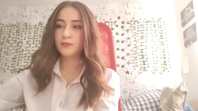 Snapshot of Pollykiss chatting on June 14, 9:33 am Pollykiss online show from June 14, 9:33 am