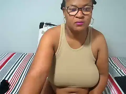 CandyYumsAerolaXX online show from June 4, 7:25 am
