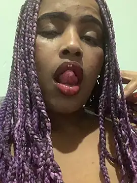 Snapshot of ayla-0 chatting on June 6, 1:00 am ayla-0 online show from June 6, 1:00 am