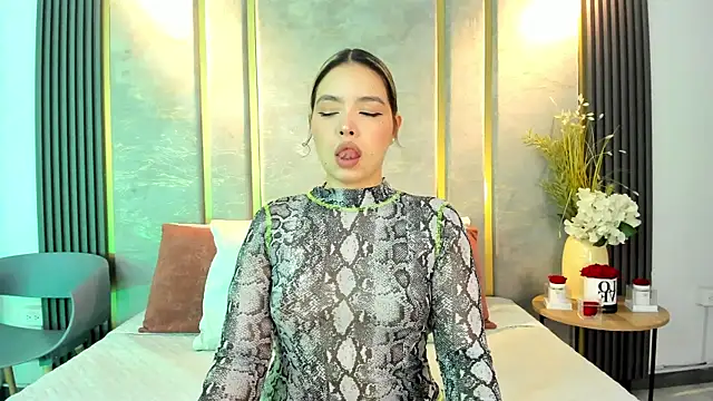 Snapshot of AlanaPrince_ chatting on June 4, 8:37 pm AlanaPrince online show from June 4, 8:37 pm