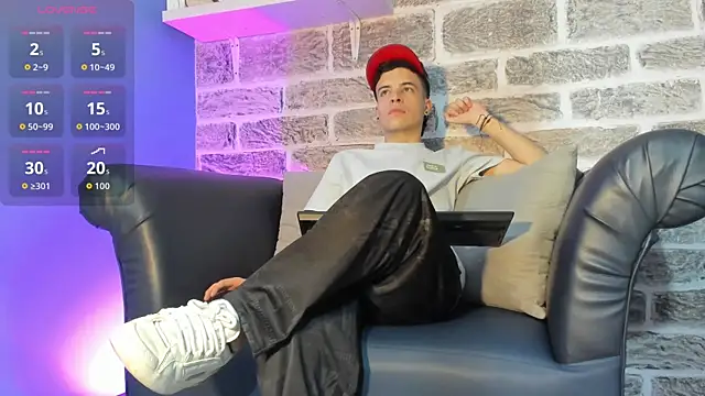 kevinn bluee online show from May 22, 9:31 pm