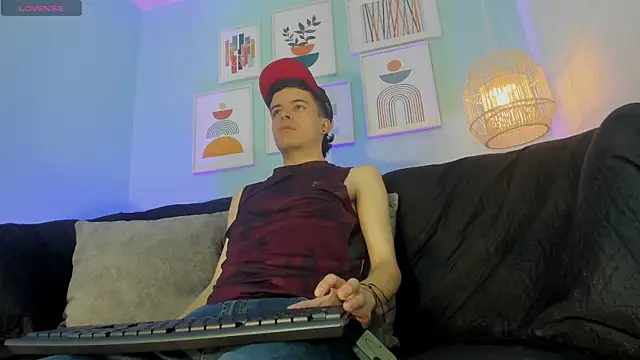 kevinn bluee online show from June 2, 2:46 am