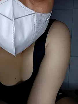 Snapshot of Nhu-babi chatting on June 21, 11:57 am Nhu-babi online show from June 21, 11:57 am