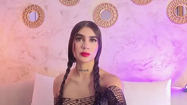 Sophiia Lane  online show from June 16, 7:49 pm