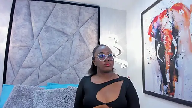 ZoeBrowns online show from June 3, 11:35 am