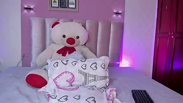 ORIANNA 21 online show from July 14, 6:24 pm
