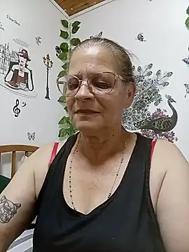 Snapshot of katrinna_ chatting on May 27, 1:57 am katrinna online show from May 27, 1:57 am