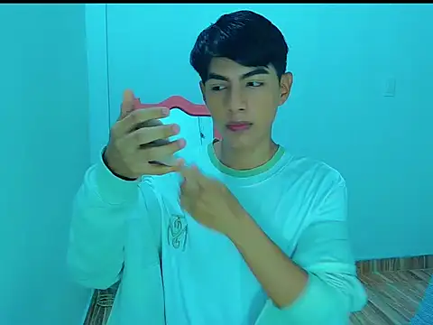 Snapshot of phuwin_bj chatting on June 11, 11:19 am phuwin bj online show from June 11, 11:19 am
