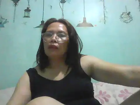 momshe2026 online show from May 30, 8:06 pm