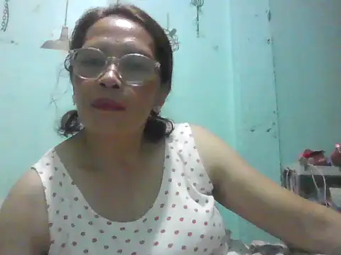 momshe2026 online show from May 31, 12:12 pm