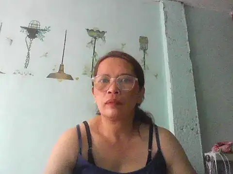 momshe2026 online show from June 5, 7:14 am