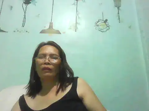 momshe2026 online show from June 8, 1:22 pm