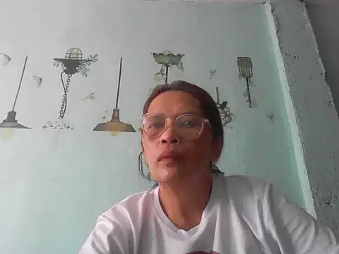 momshe2026 online show from June 14, 7:10 am