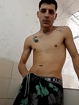 Snapshot of boy_max_latin chatting on June 8, 3:45 pm boy max latin online show from June 8, 3:45 pm