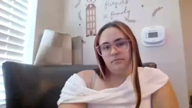 Snapshot of Midnight_Riott chatting on May 29, 12:41 am Midnight Riott online show from May 29, 12:41 am