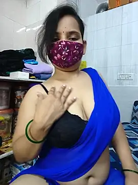 Snapshot of shalini_gupta05 chatting on July 22, 4:43 pm shalini gupta05 online show from July 22, 4:43 pm