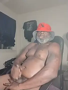 Tremainebigg online show from July 14, 9:25 am