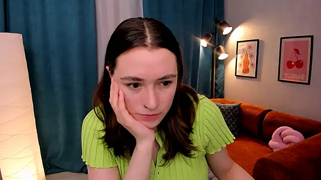 Snapshot of polly_pop_ chatting on June 7, 9:46 am polly pop online show from June 7, 9:46 am