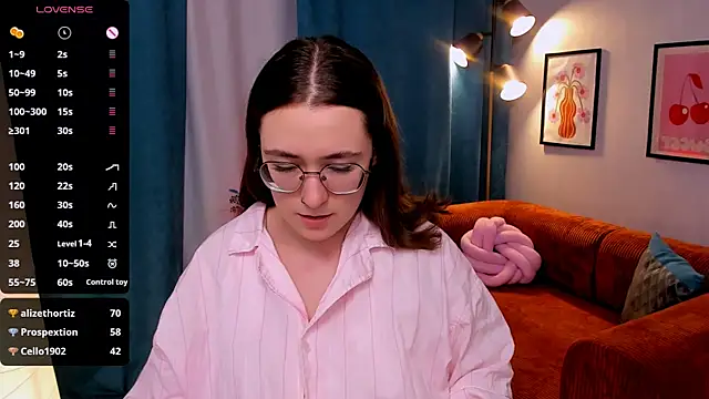 polly pop  online show from July 22, 9:45 am