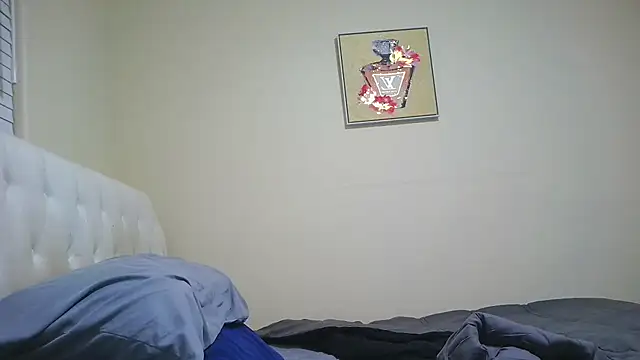 Prettylondond online show from July 22, 10:18 am