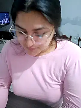 Snapshot of morena95_ chatting on June 3, 1:46 pm morena95 online show from June 3, 1:46 pm