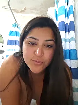 Snapshot of morena95_ chatting on June 3, 6:35 pm morena95 online show from June 3, 6:35 pm