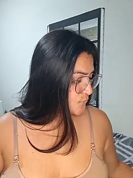 Snapshot of morena95_ chatting on June 7, 8:01 pm morena95 online show from June 7, 8:01 pm