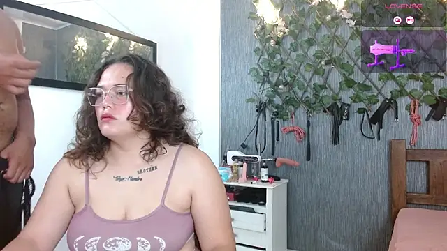 Snapshot of Big_Hard_Sofia chatting on June 4, 2:01 pm Big Hard Sofia online show from June 4, 2:01 pm