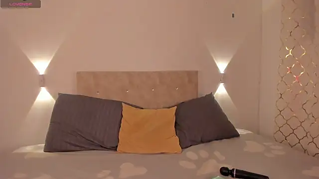 Snapshot of Sophia_smith19_ chatting on July 29, 4:43 am Sophia smith19 online show from July 29, 4:43 am