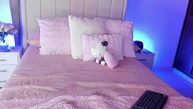 Alannawolff online show from July 10, 12:48 am