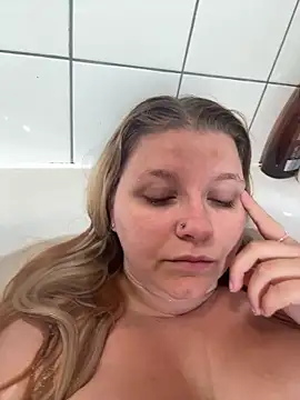 LucieLouBabe online show from June 5, 10:43 am