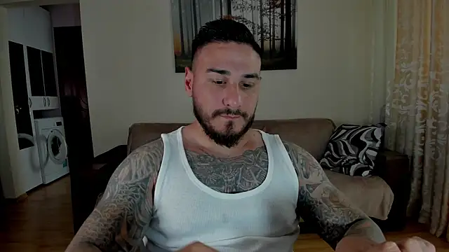Snapshot of Gymdominus chatting on June 1, 8:16 am Gymdominus online show from June 1, 8:16 am