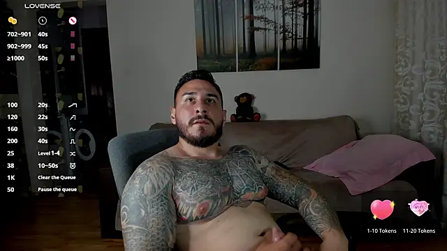 Snapshot of Gymdominus chatting on June 7, 8:01 pm Gymdominus online show from June 7, 8:01 pm